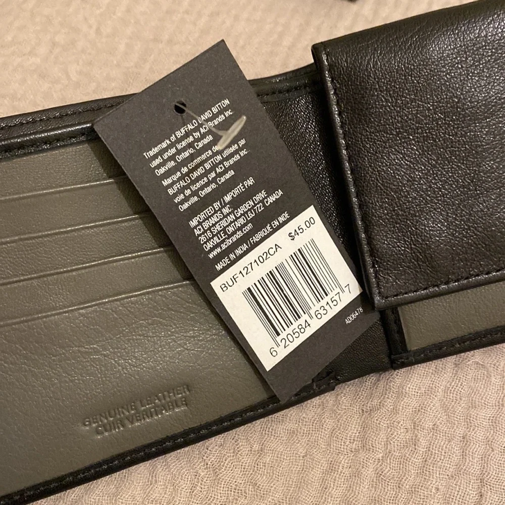Buffalo David Bitton Perforated Black Wallet - Card Holder. New with box .
